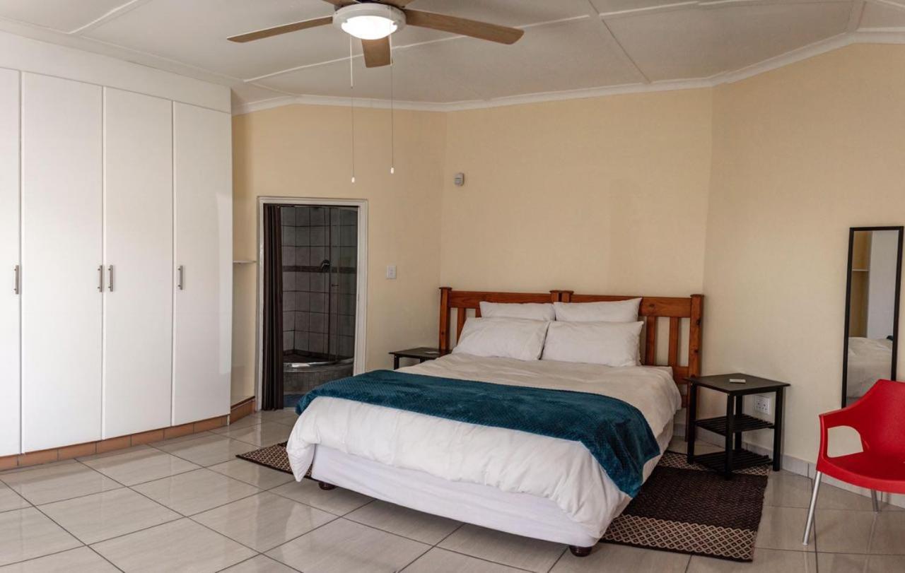 15 @ Porter Guesthouse Port Shepstone Extérieur photo